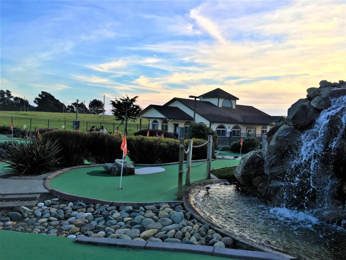 Emerald Dolphin Inn & Mini Golf Φορτ Μπραγκ Εξωτερικό φωτογραφία