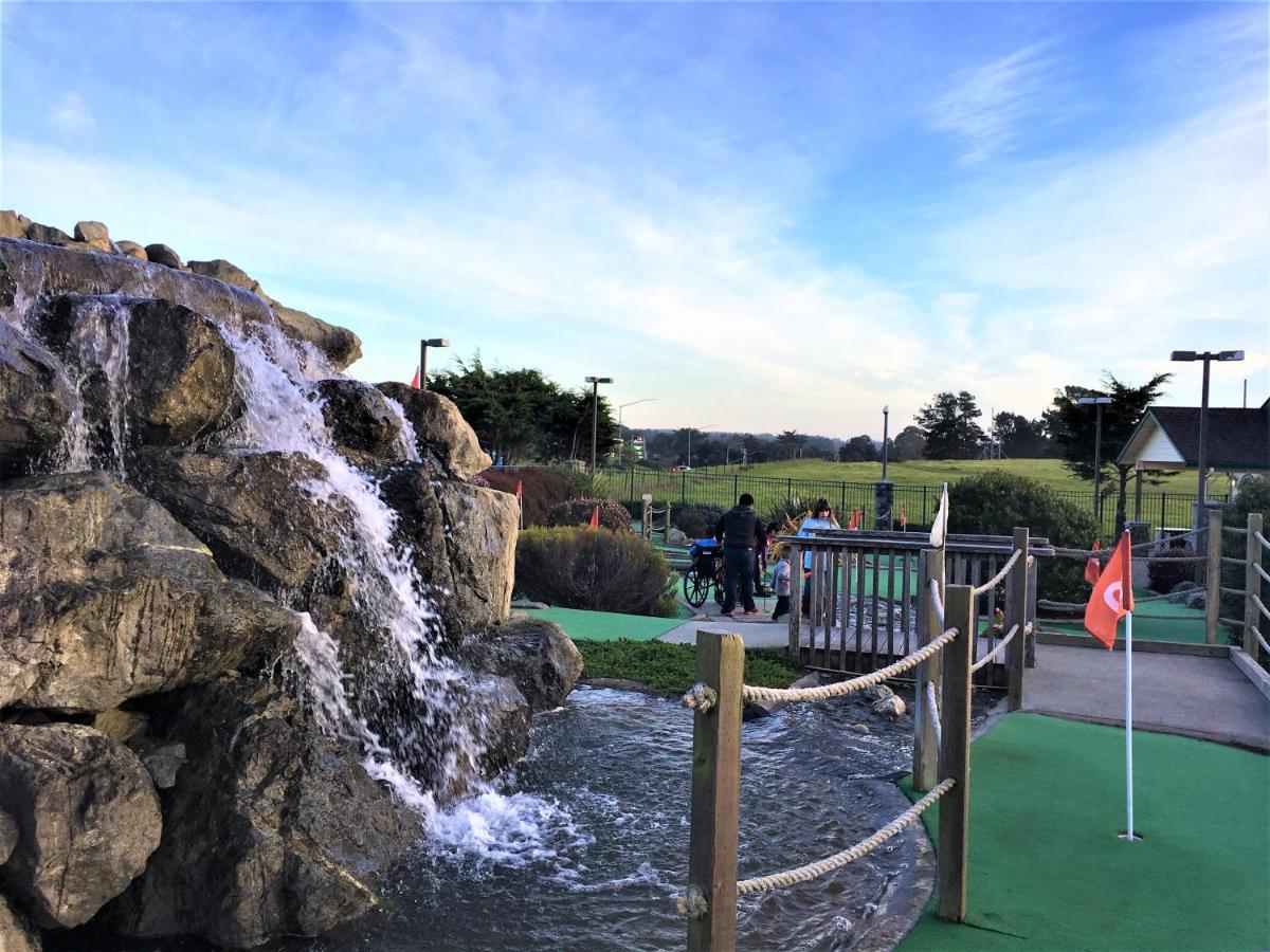 Emerald Dolphin Inn & Mini Golf Φορτ Μπραγκ Εξωτερικό φωτογραφία