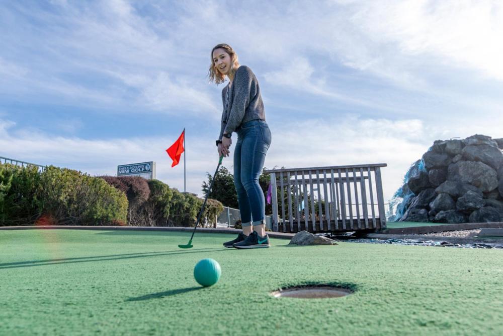 Emerald Dolphin Inn & Mini Golf Φορτ Μπραγκ Εξωτερικό φωτογραφία
